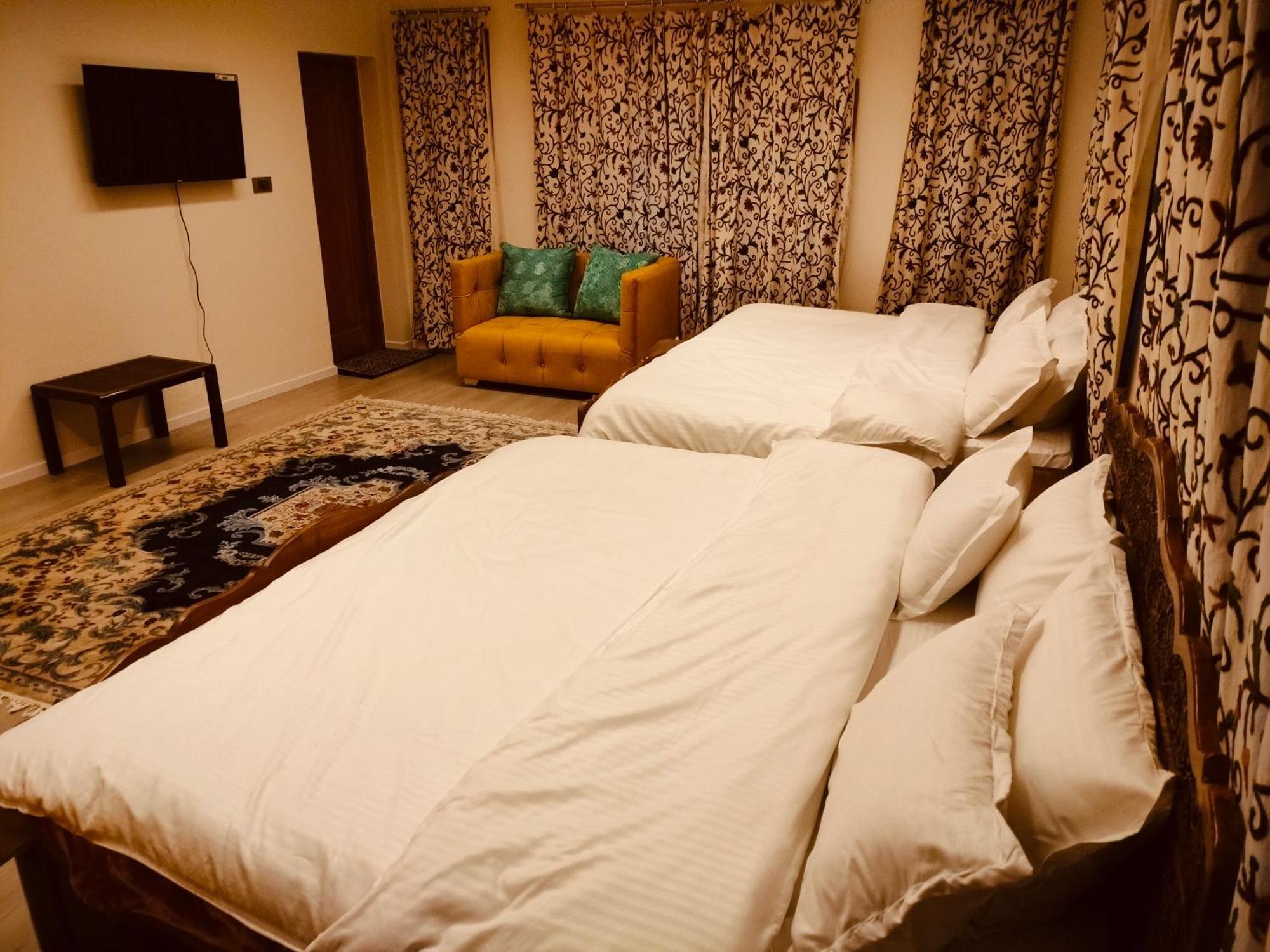 New Zamrood Holiday Home Srinagar  Exterior photo