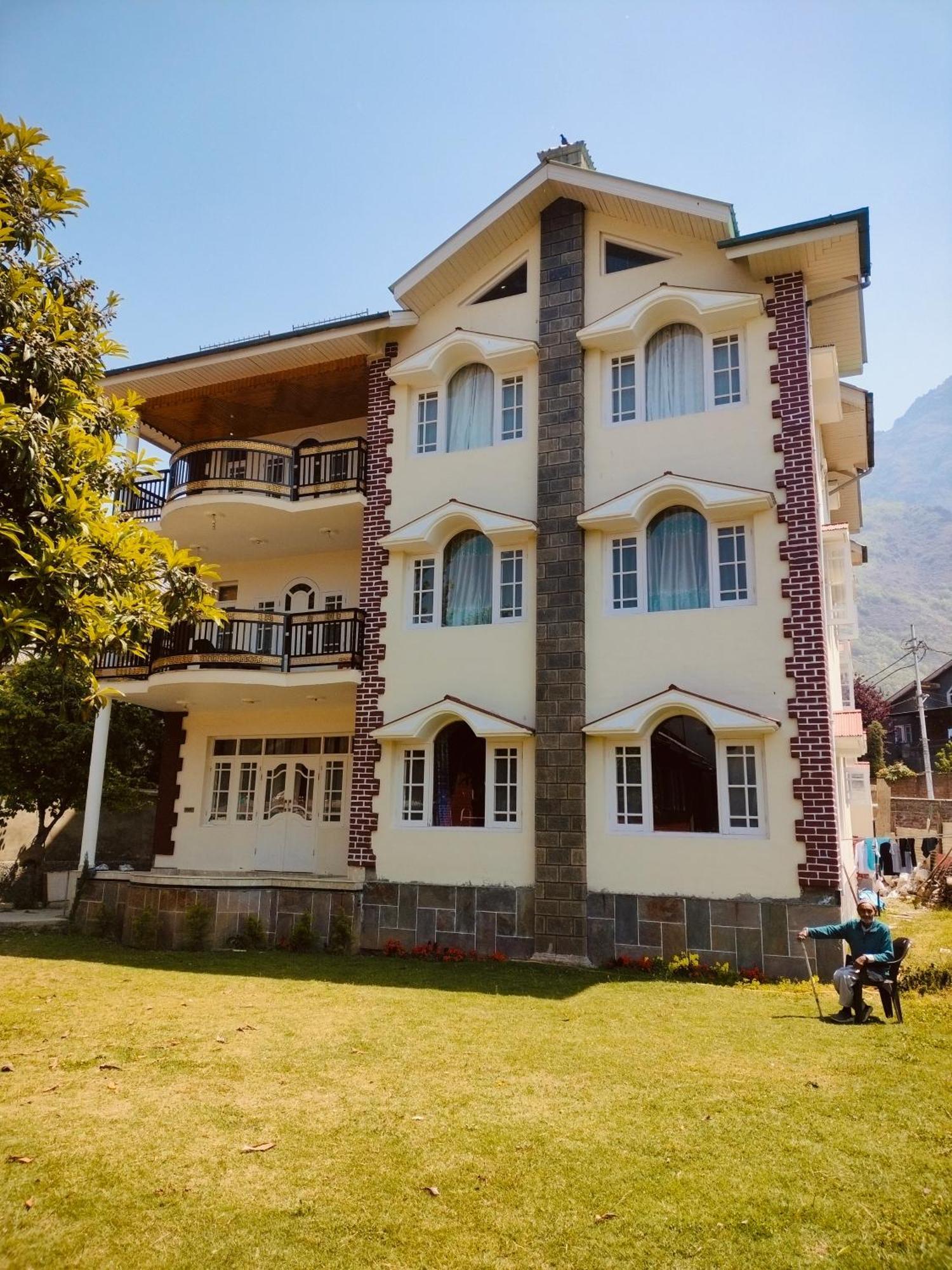 New Zamrood Holiday Home Srinagar  Exterior photo